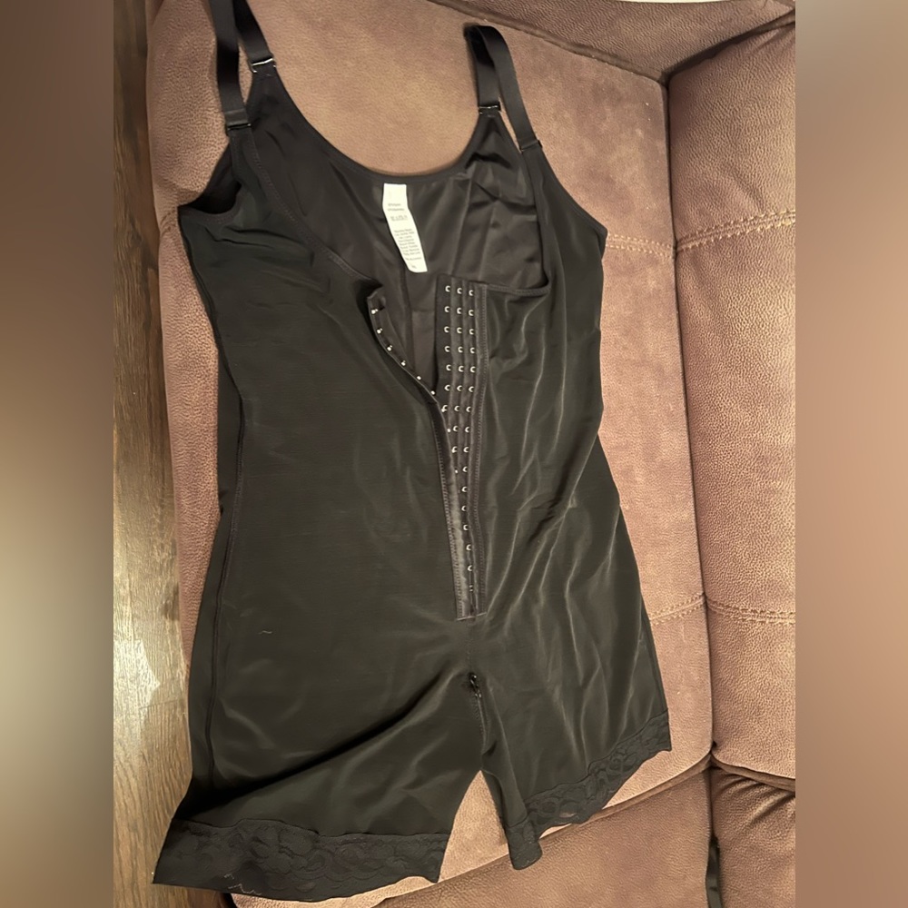 Shape wear bodysuit-Black